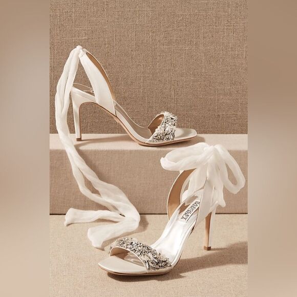 Badgley Mischka Bobbie Statement Bow Strap Stiletto White Satin Size 10 - Picture 3 of 6
